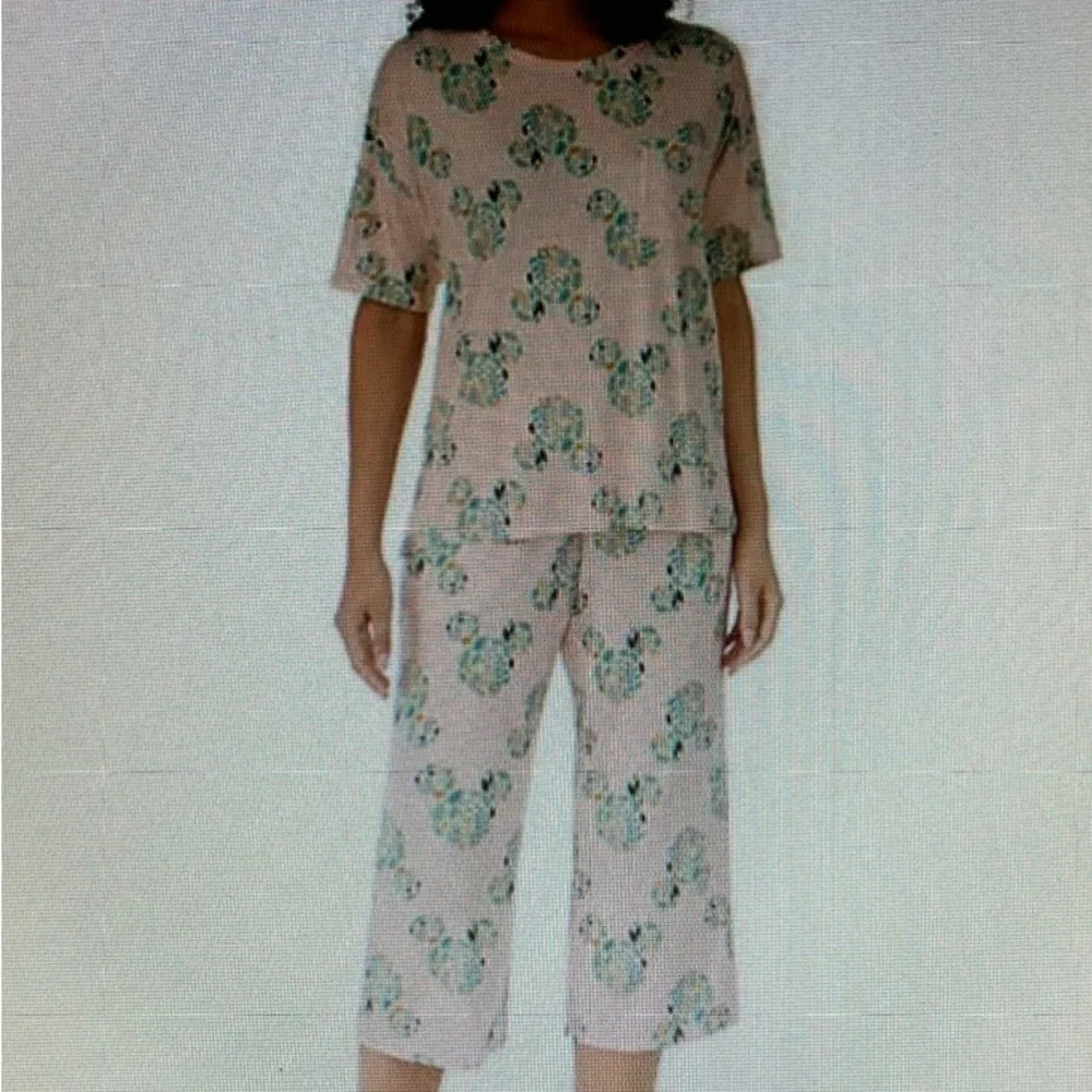 Disney Mickey Mouse 2 Piece Capri Pajama Set. - Picture 8 of 9